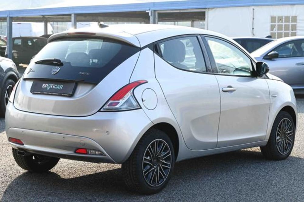 Lancia Ypsilon usata a Torino (5)