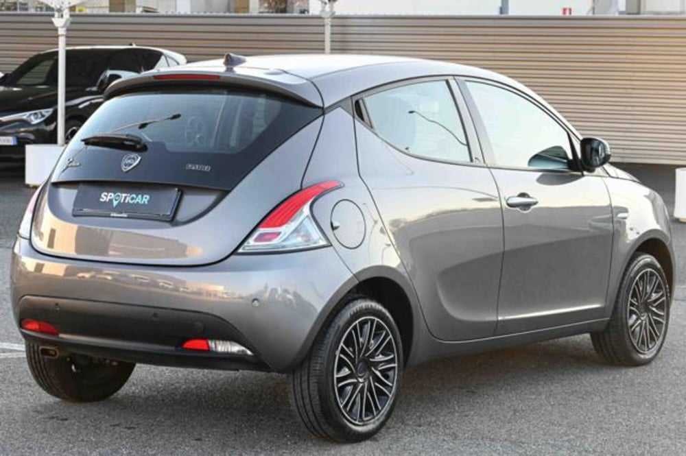 Lancia Ypsilon usata a Torino (5)