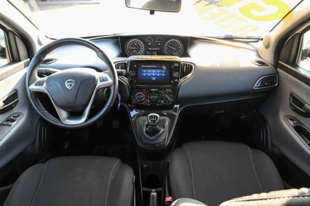 Lancia Ypsilon usata a Torino (11)