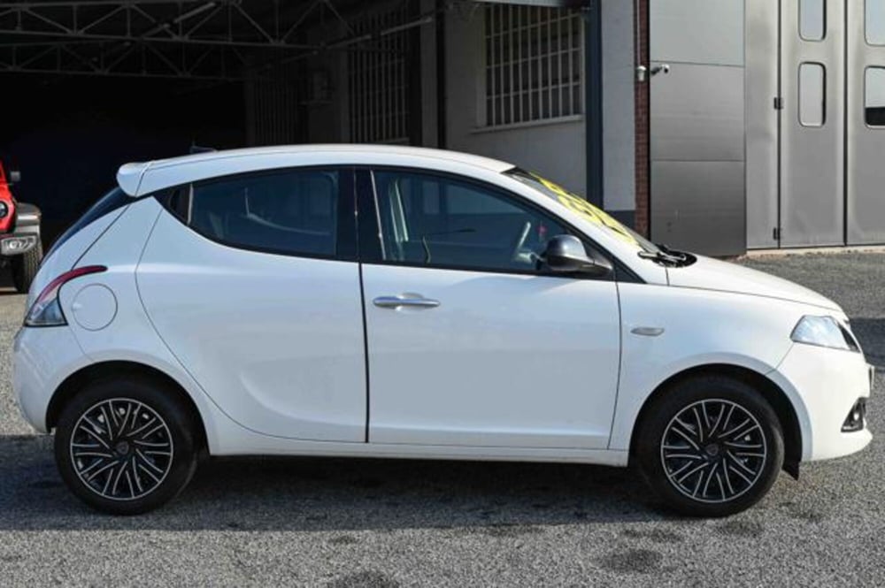 Lancia Ypsilon usata a Torino (4)