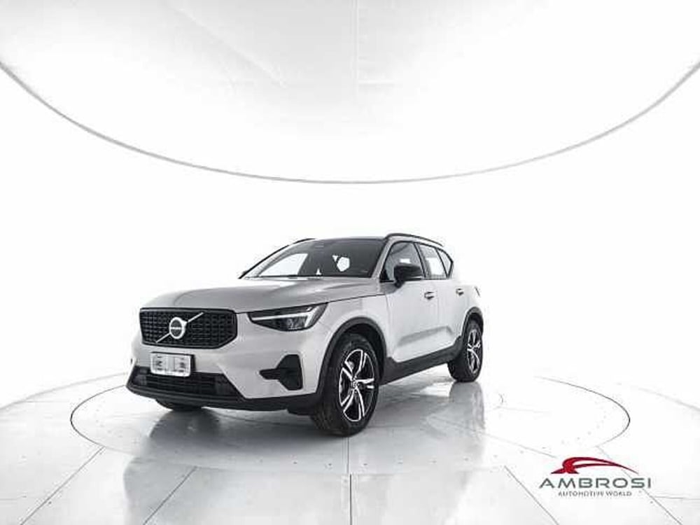 Volvo XC40 nuova a Viterbo