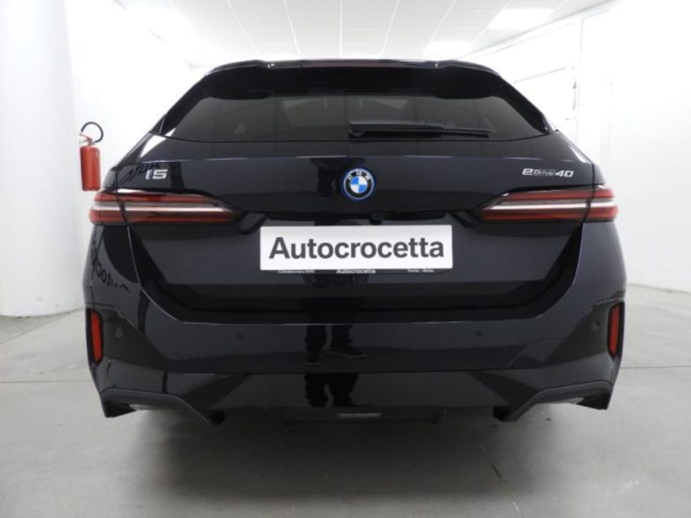 BMW i5 Touring usata a Torino (5)