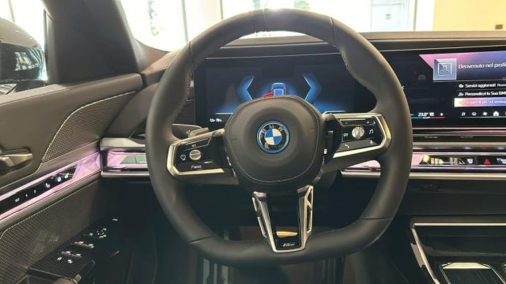 BMW i7 nuova a Torino (13)