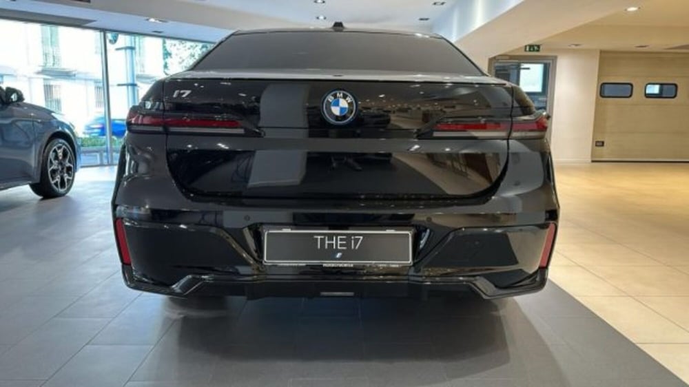 BMW i7 nuova a Torino (6)