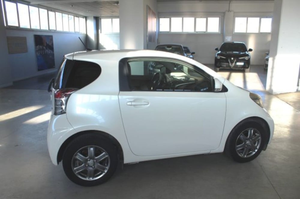 Toyota iQ usata a Terni (6)