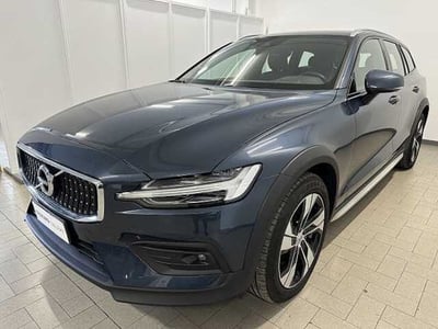 Volvo V60 Cross Country B4 (d) AWD Geartronic Business Pro Line del 2020 usata a Civitanova Marche