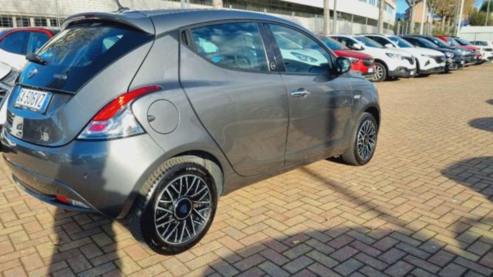 Lancia Ypsilon usata a Savona (18)