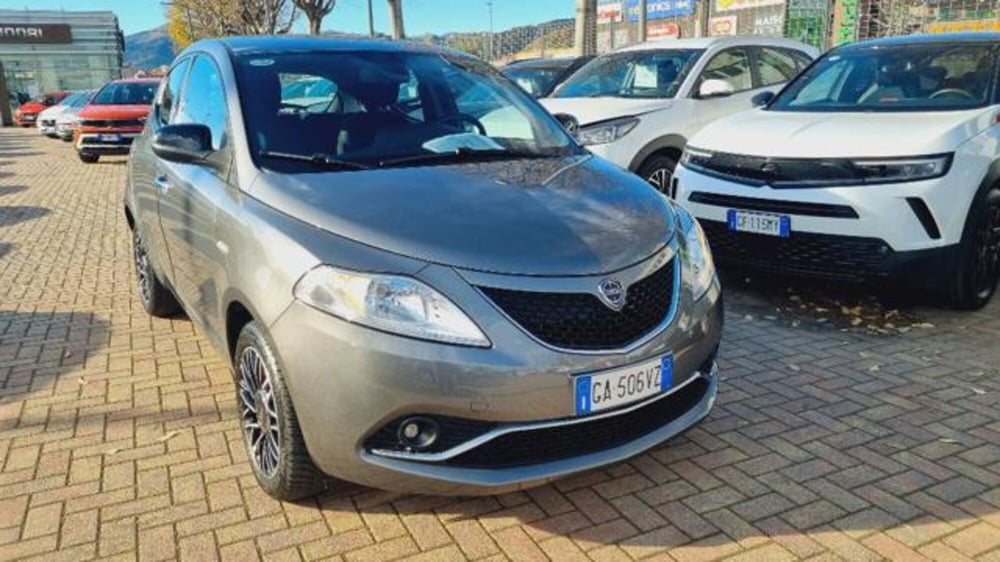 Lancia Ypsilon usata a Savona (3)