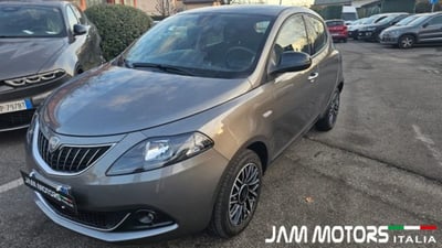 Lancia Ypsilon 1.0 FireFly 5 porte S&amp;S Hybrid Ecochic Silver  del 2024 usata a Lurate Caccivio