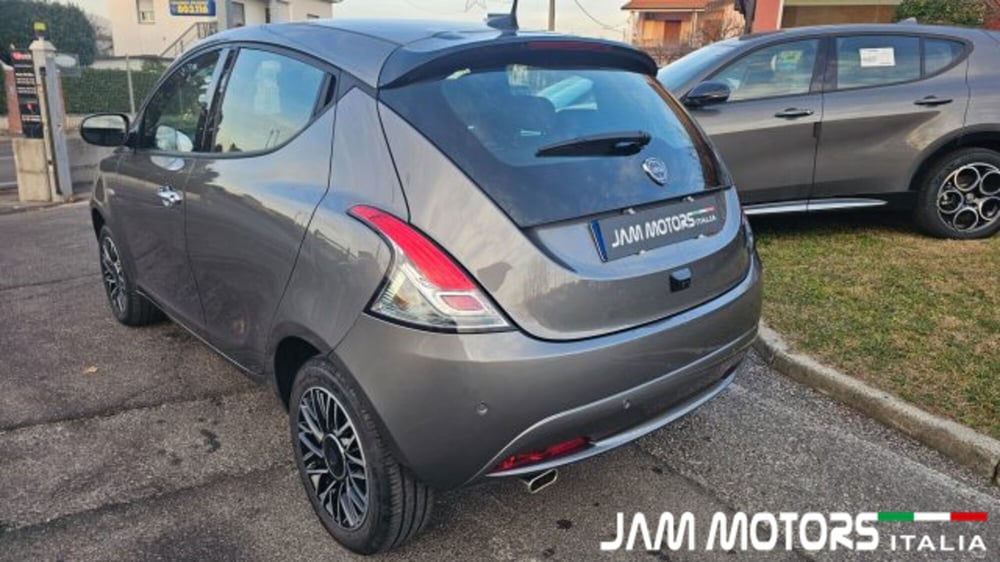 Lancia Ypsilon usata a Como (3)