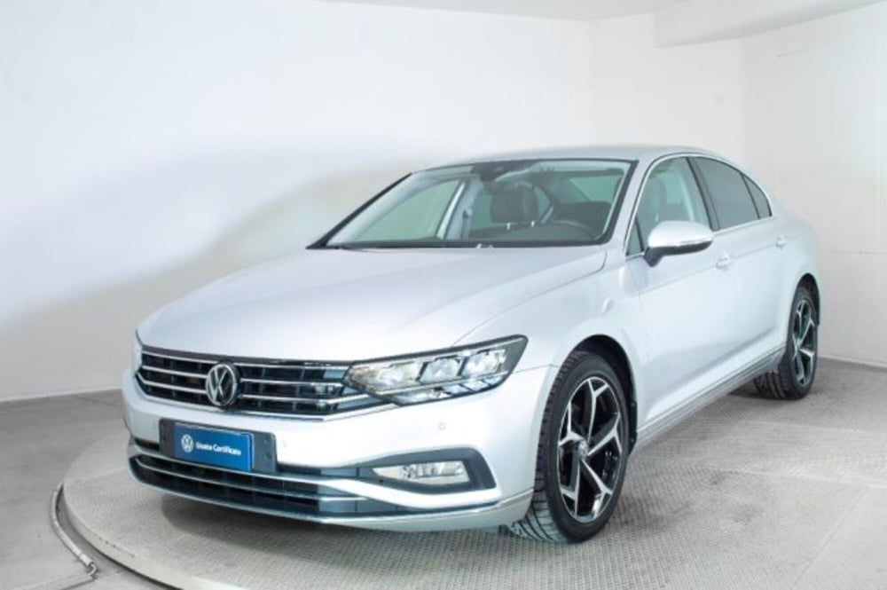 Volkswagen Passat usata a Novara