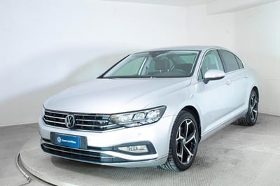 Volkswagen Passat 2.0 TDI SCR 190 CV DSG Executive BMT  del 2020 usata a Paruzzaro