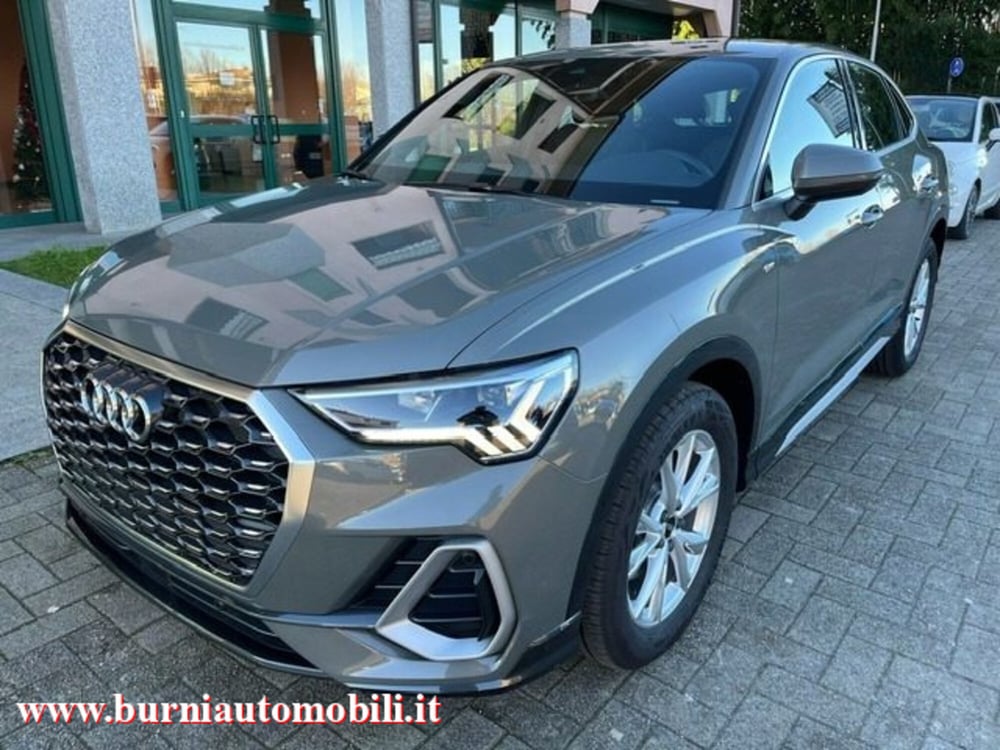 Audi Q3 Sportback nuova a Milano (17)