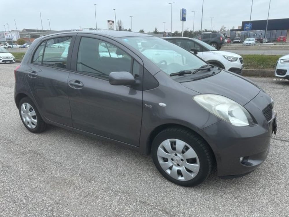 Toyota Yaris usata a Lodi (5)