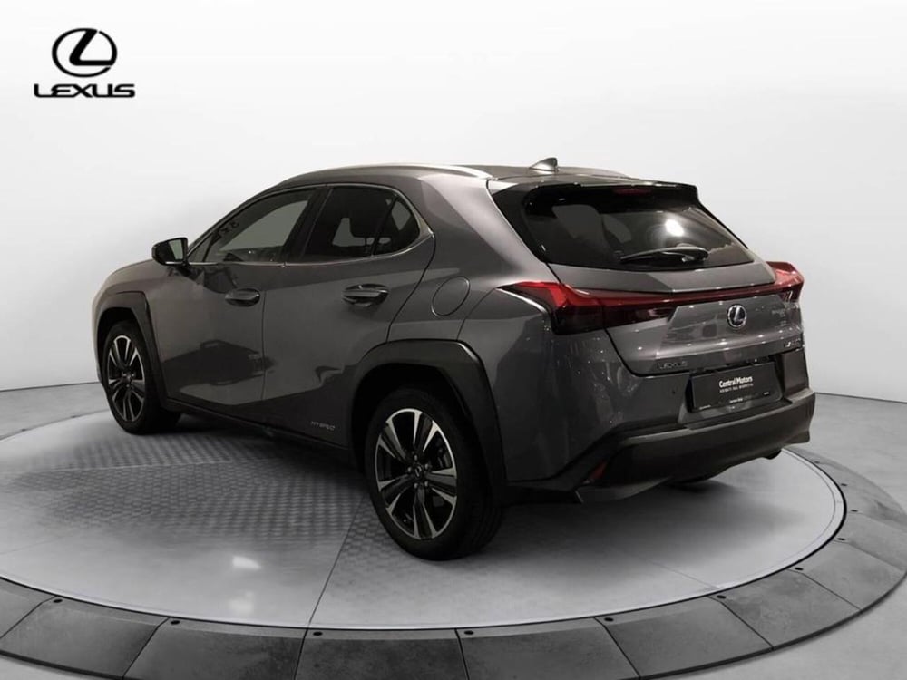 Lexus UX usata a Torino (6)