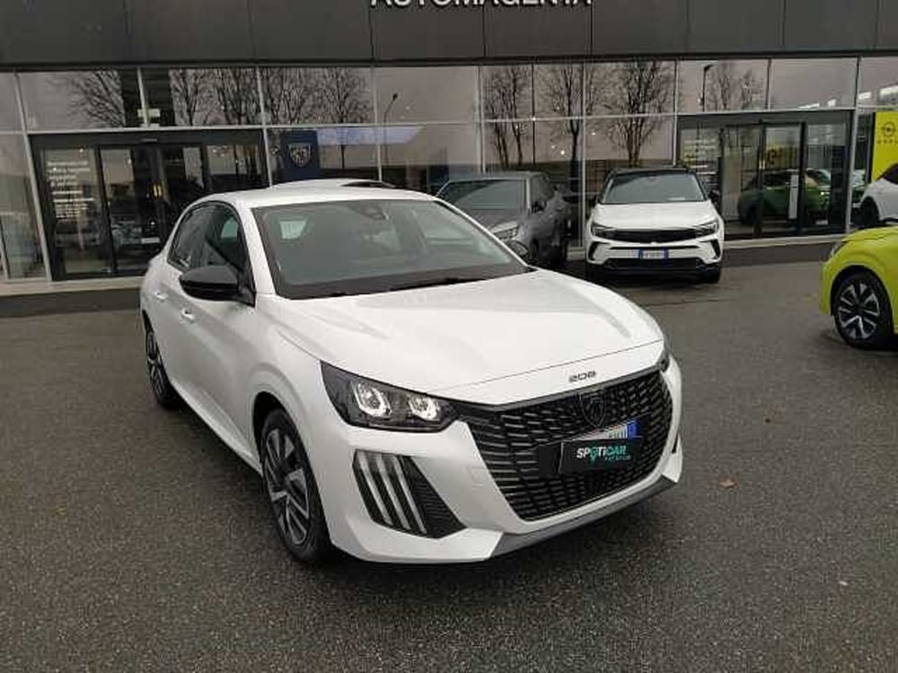 Peugeot 208 nuova a Milano