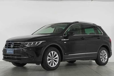 Volkswagen Tiguan Allspace 2.0 tdi Life 150cv dsg del 2023 usata a Lipomo