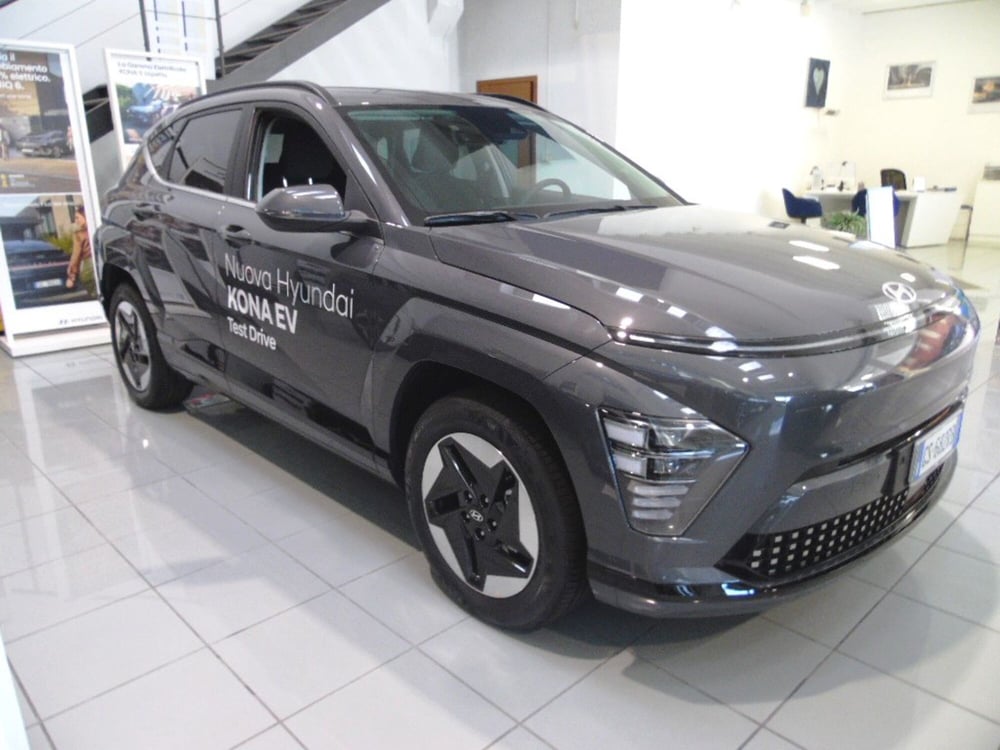 Hyundai Kona nuova a La Spezia (2)