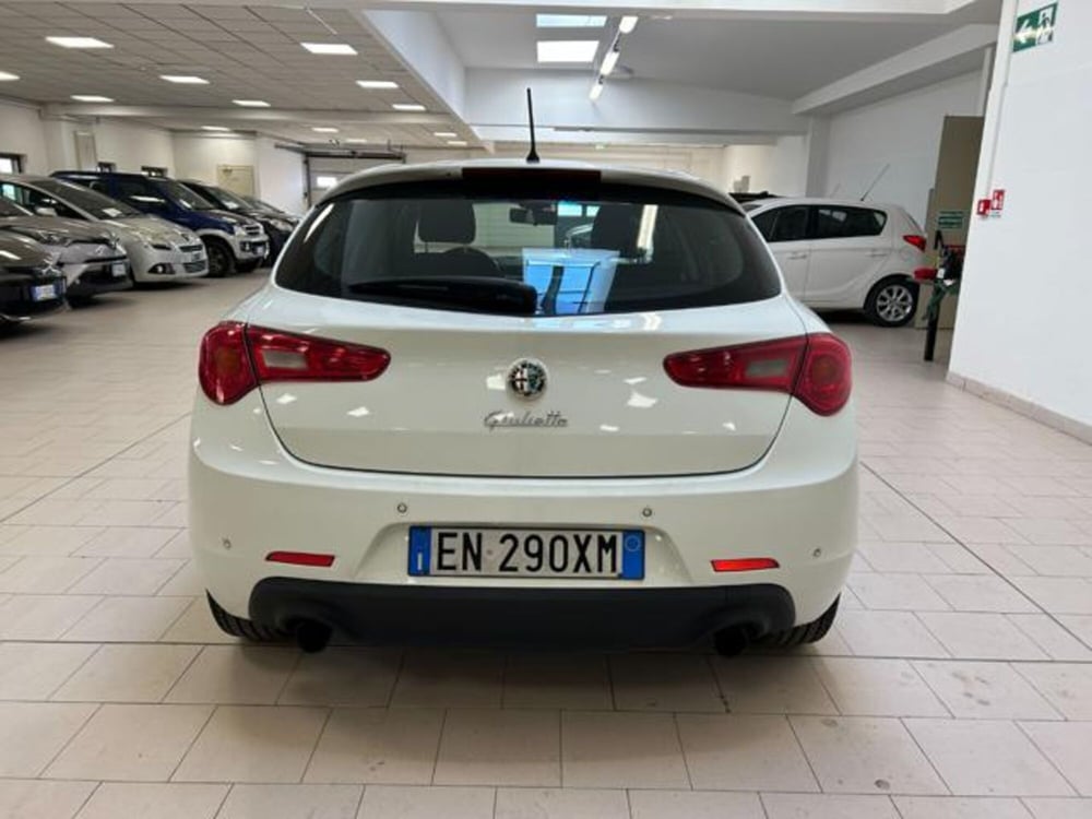 Alfa Romeo Giulietta usata a Cuneo (7)