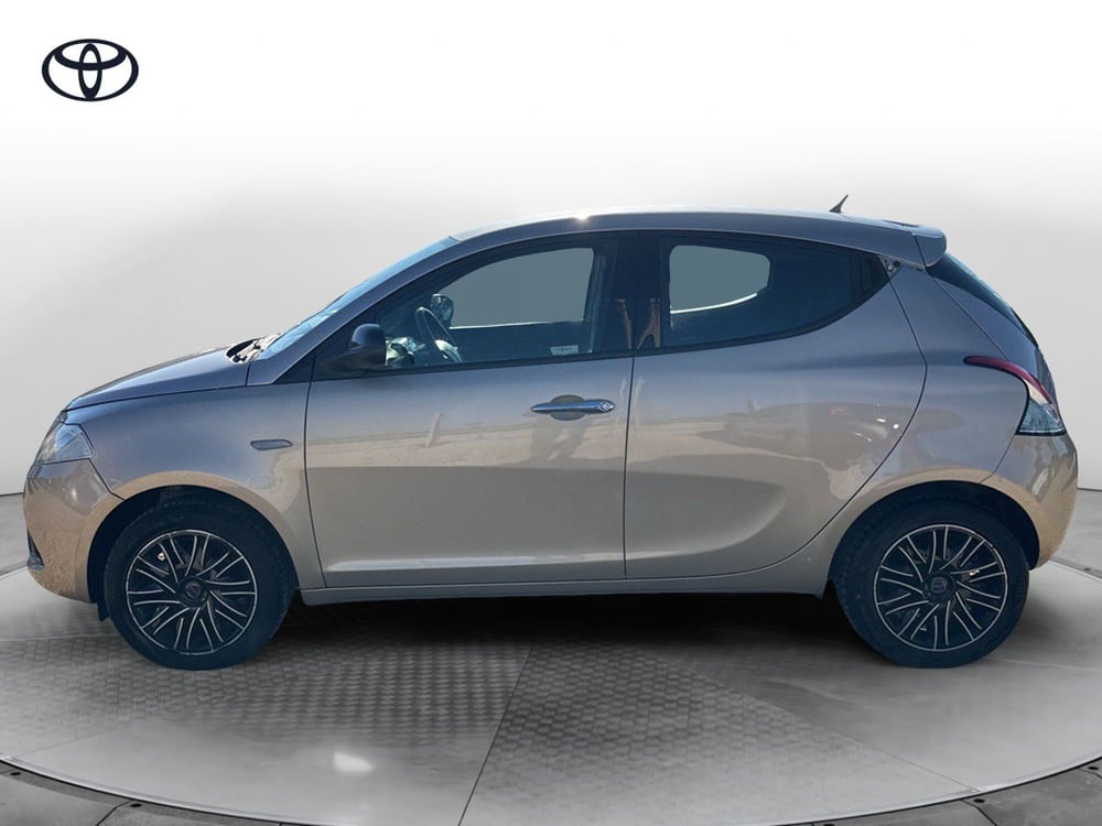 Lancia Ypsilon usata a Ragusa (2)