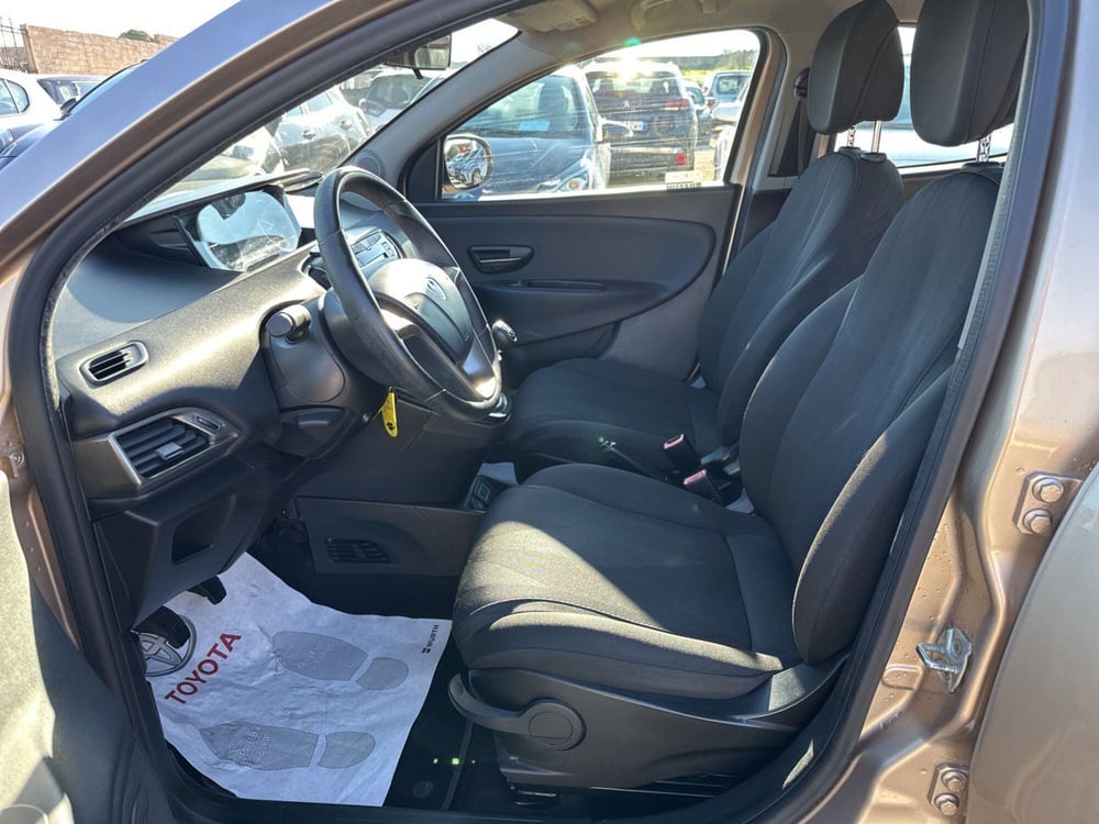 Lancia Ypsilon usata a Ragusa (8)