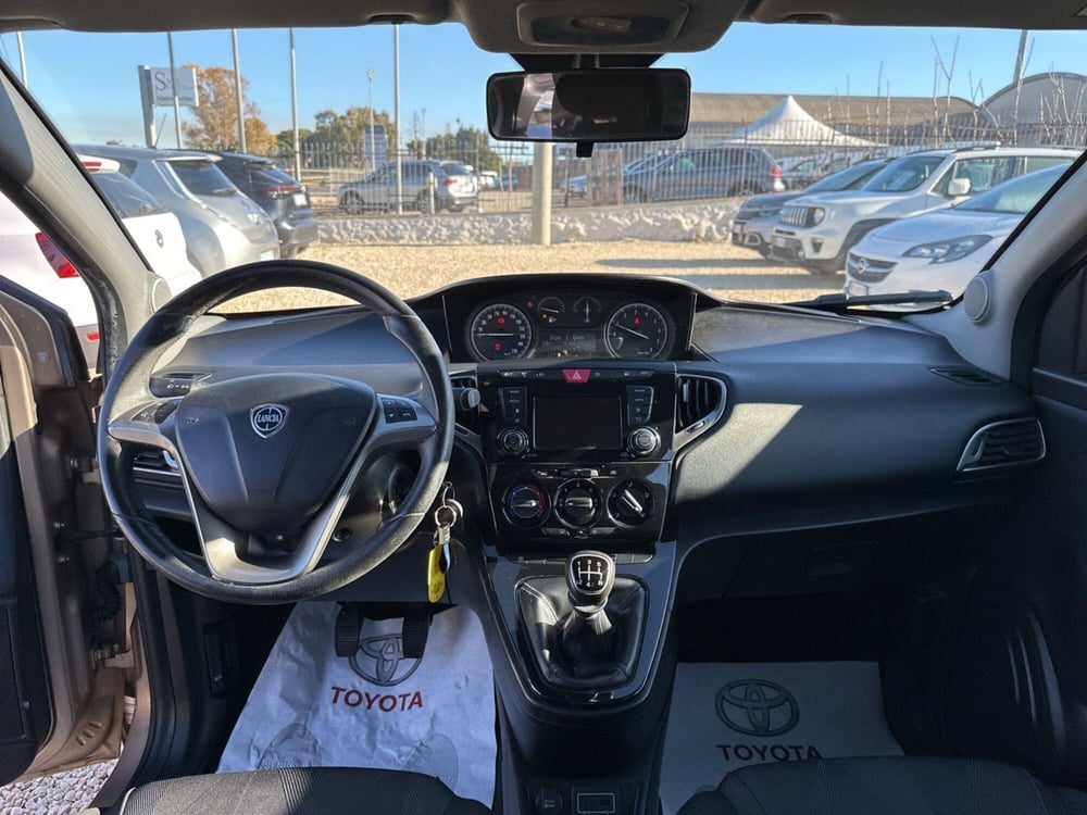 Lancia Ypsilon usata a Ragusa (9)