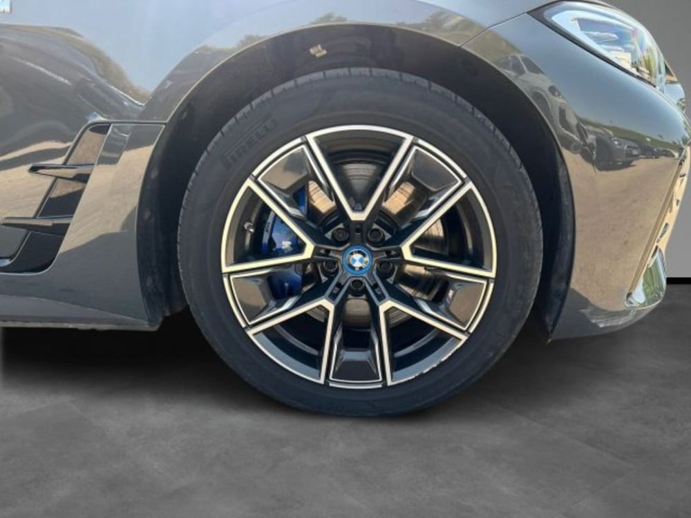BMW i4 usata a Lecce (10)