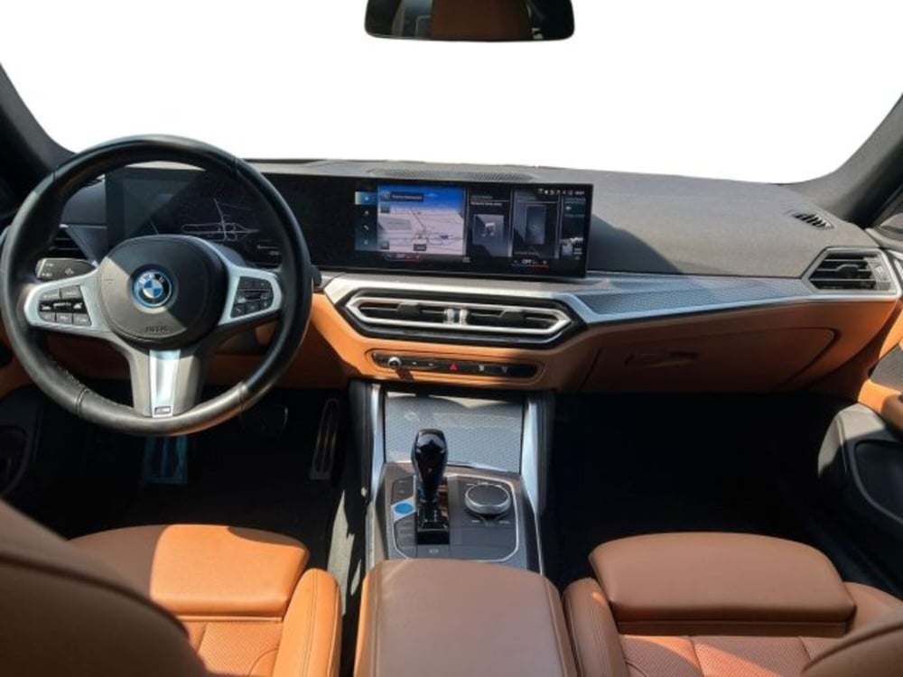 BMW i4 usata a Lecce (11)