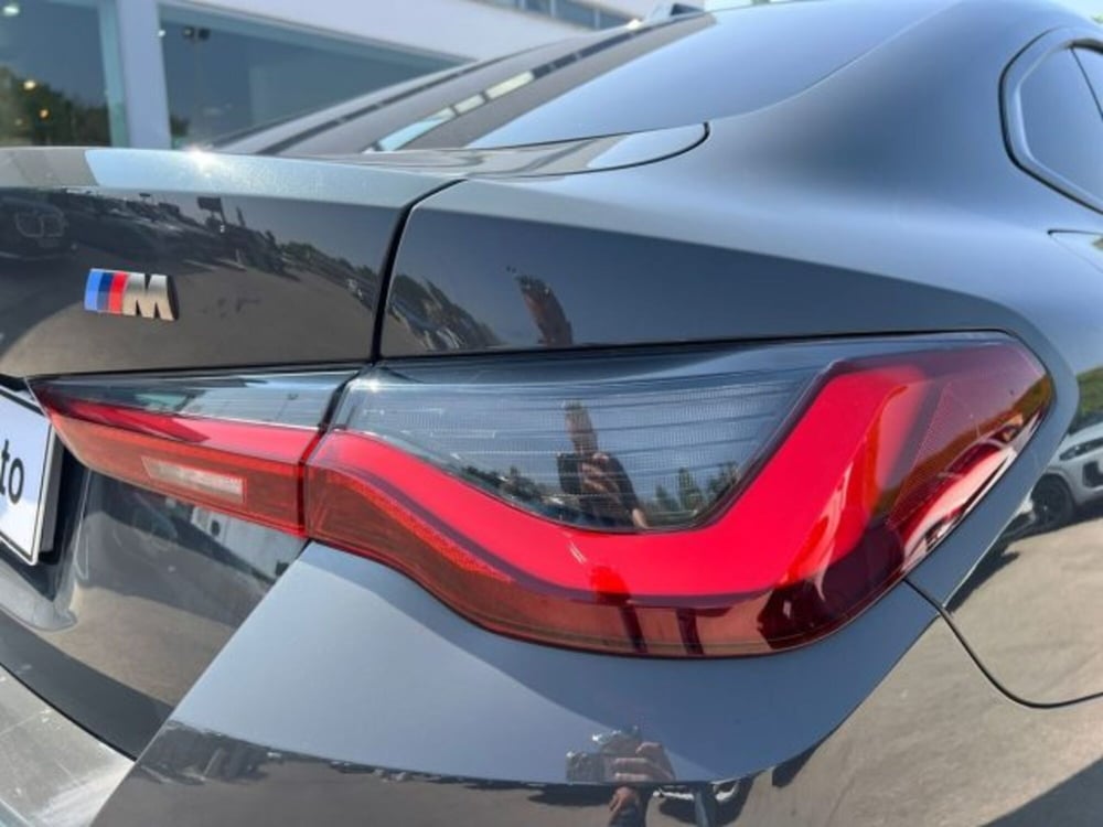 BMW i4 usata a Lecce (9)