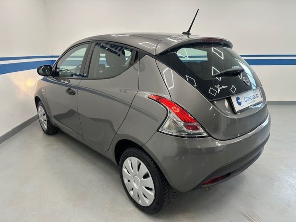 Lancia Ypsilon usata a Prato (4)