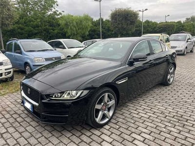 Jaguar XE 2.0 D Turbo 180CV R-Sport  del 2017 usata a Ottaviano