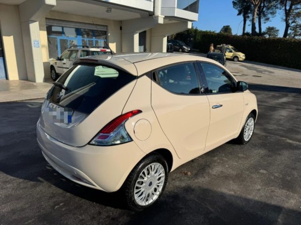 Lancia Ypsilon usata a Macerata (5)