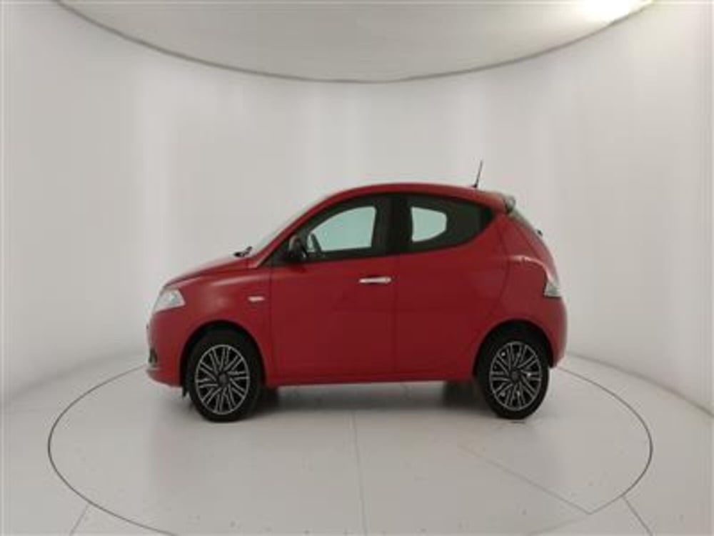 Lancia Ypsilon usata a Bari (3)