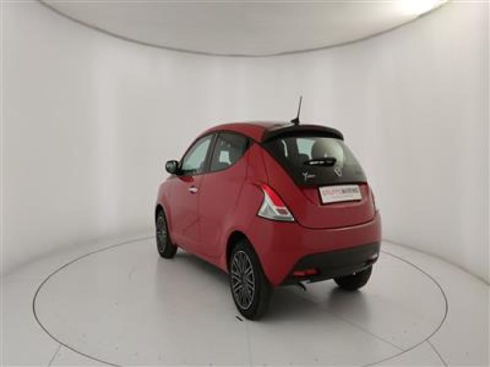 Lancia Ypsilon usata a Bari (5)