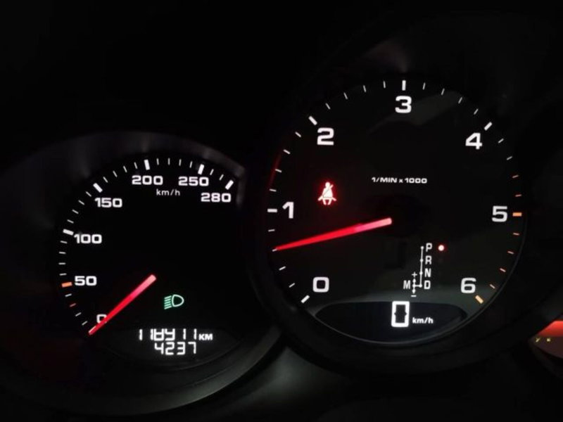 Porsche Macan usata a Catania (16)