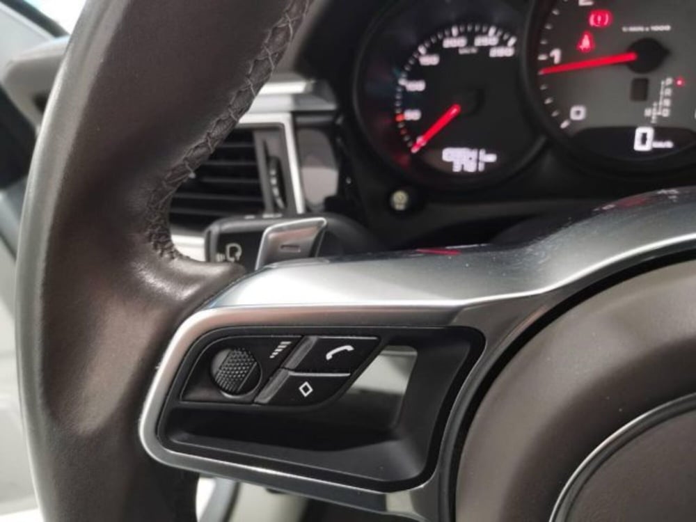 Porsche Macan usata a Catania (19)