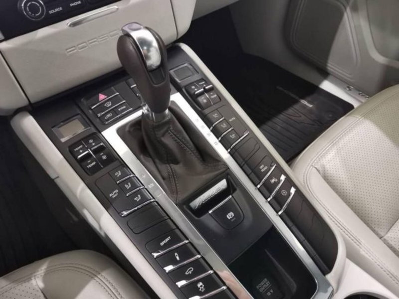 Porsche Macan usata a Catania (8)