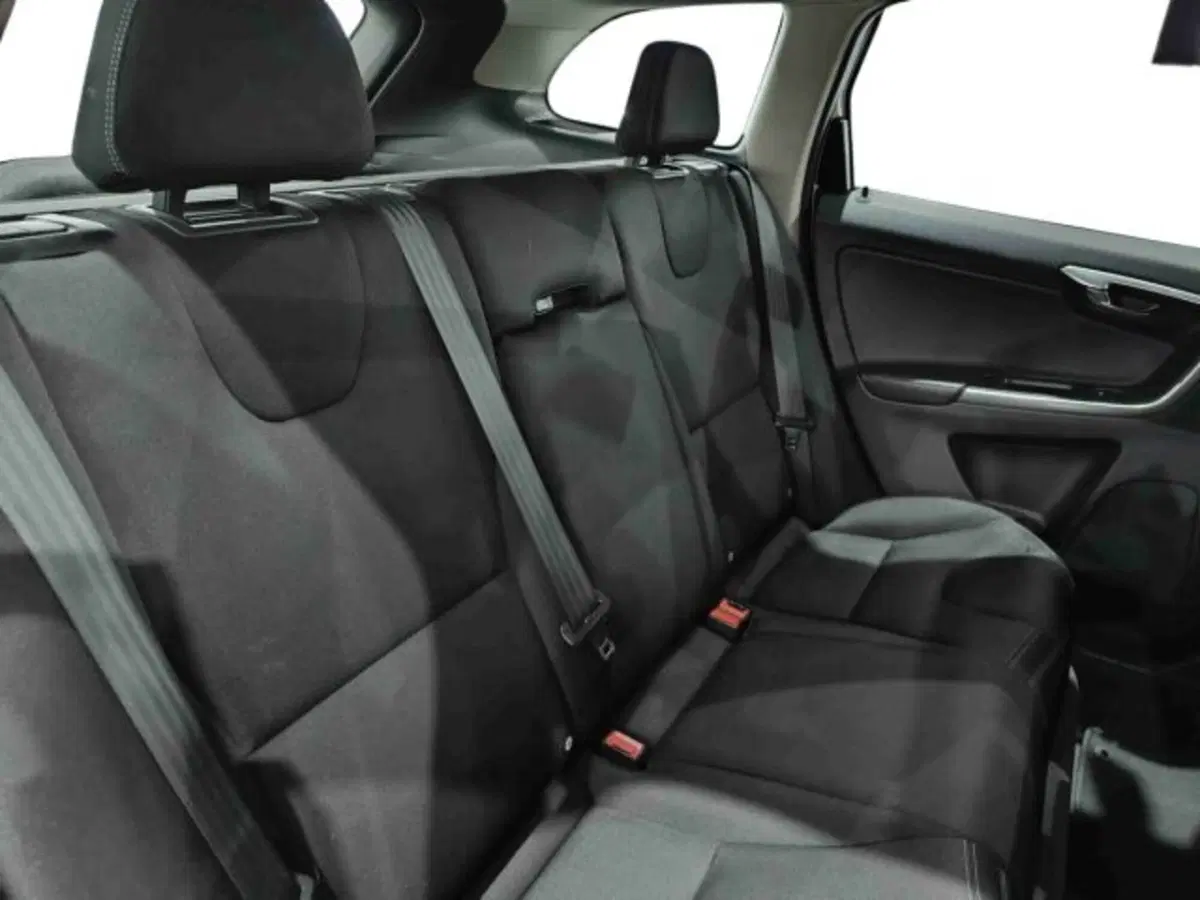 Volvo XC60 usata a Catania (11)