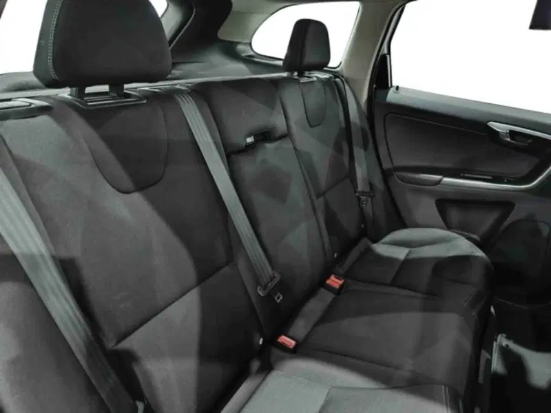 Volvo XC60 usata a Catania (11)