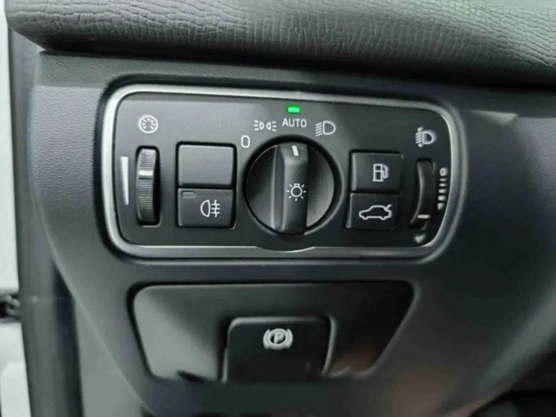Volvo XC60 usata a Catania (18)