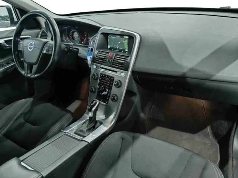 Volvo XC60 usata a Catania (9)