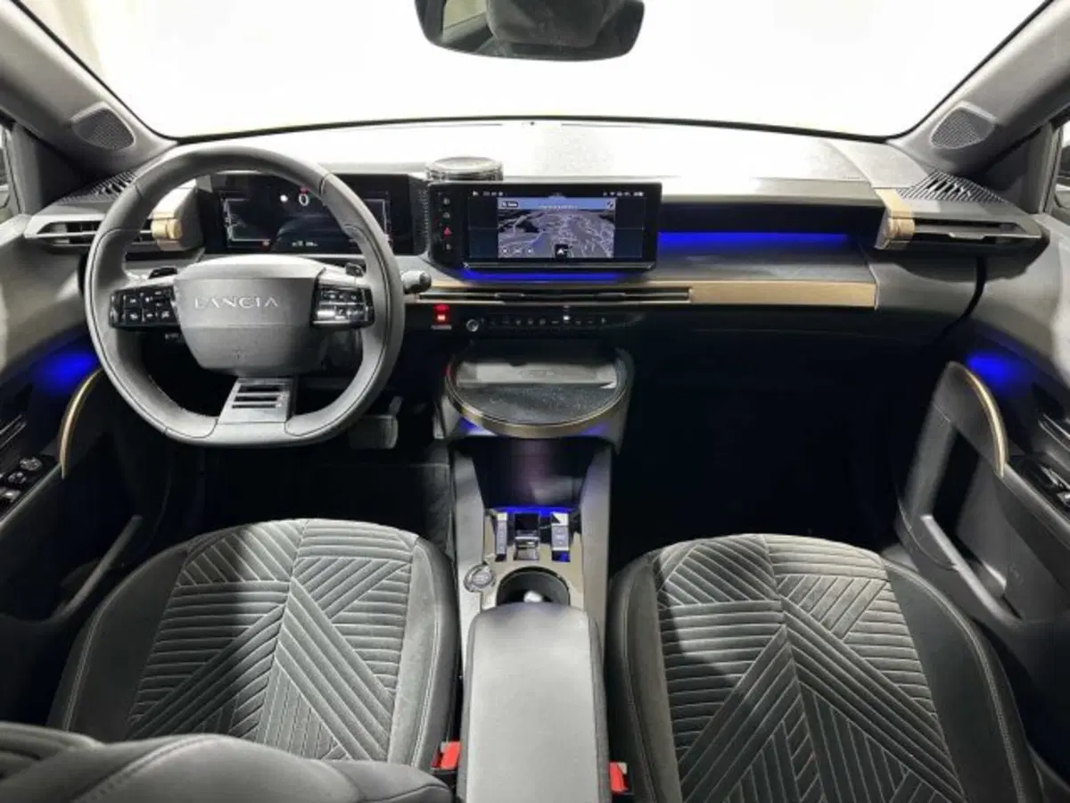 Lancia Ypsilon usata a Sondrio (7)