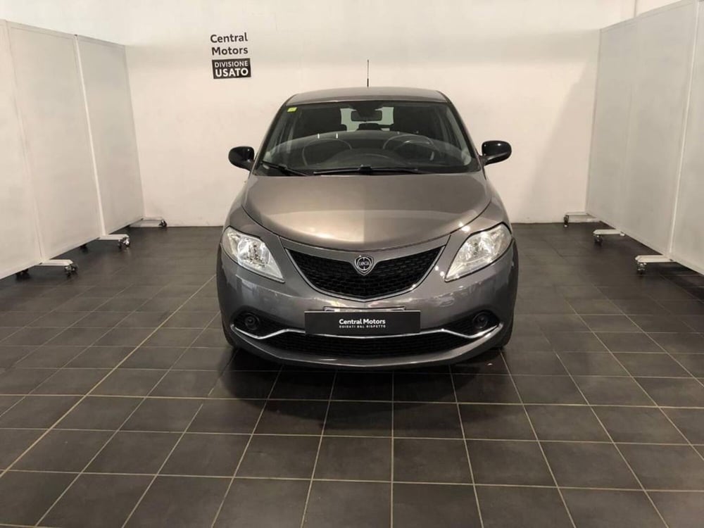 Lancia Ypsilon usata a Torino (2)