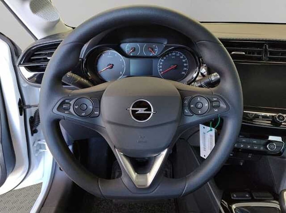 Opel Corsa nuova a Vibo Valentia (11)