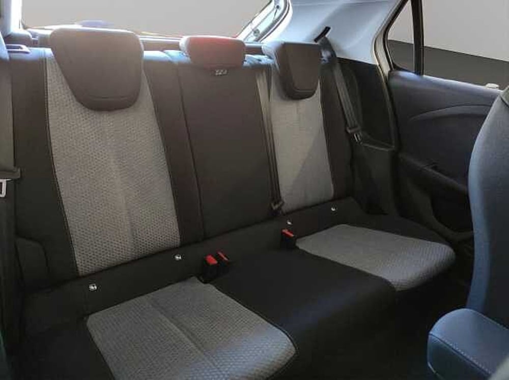 Opel Corsa nuova a Vibo Valentia (15)