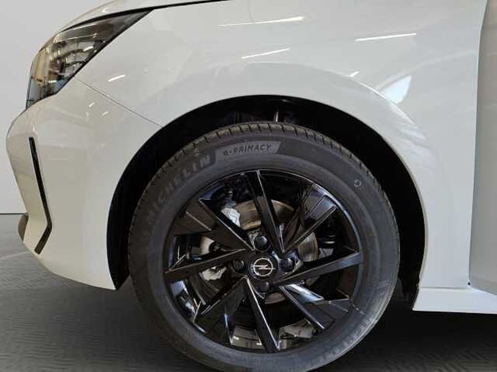 Opel Corsa nuova a Vibo Valentia (16)