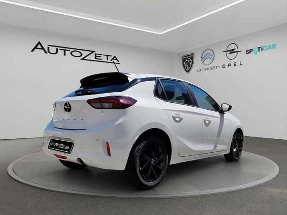 Opel Corsa nuova a Vibo Valentia (5)