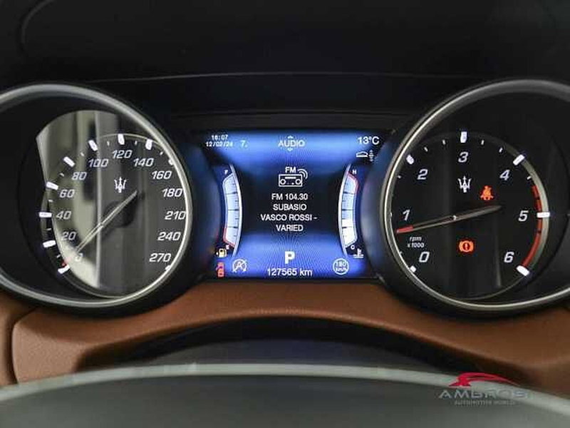Maserati Levante usata a Viterbo (13)