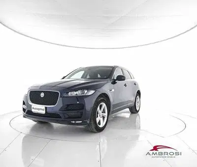 Jaguar F-Pace 2.0 D 180 CV AWD Pure del 2016 usata a Viterbo