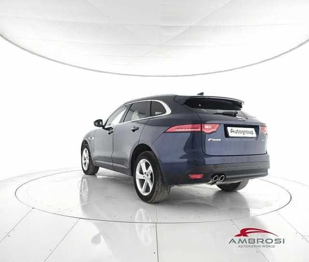 Jaguar F-Pace usata a Viterbo (4)